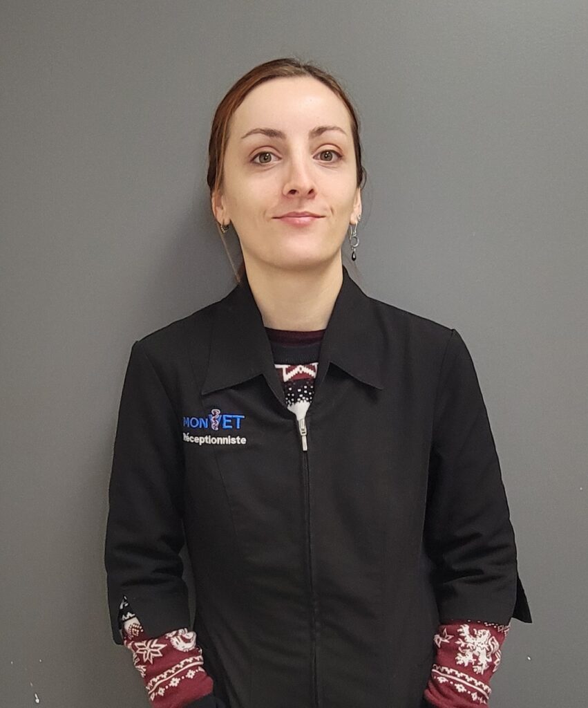 Laurana Martelleti, Réceptionniste